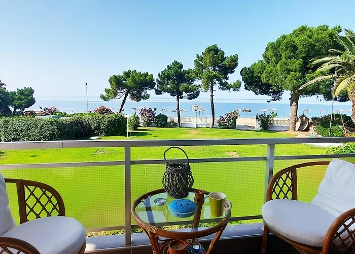 Photo de Lovely Home Seafront Kalyves Polygyrou