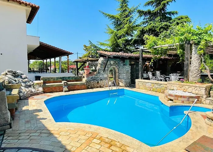 Saltos Village House - Peaceful Poolside Retreat Néa Ténedhosの写真