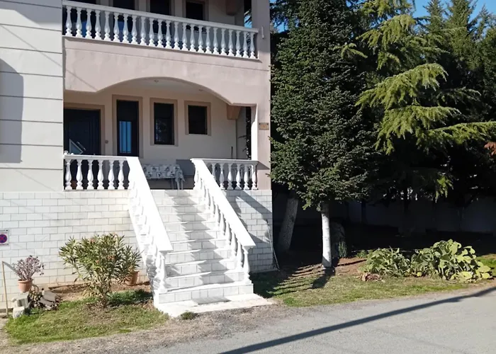 Παλατι Λευκοβρυση foto