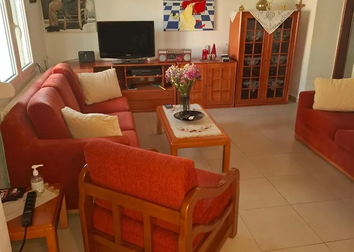 Фото Garden House - 80 M2- Rustic Apartment Kokkinokhoma