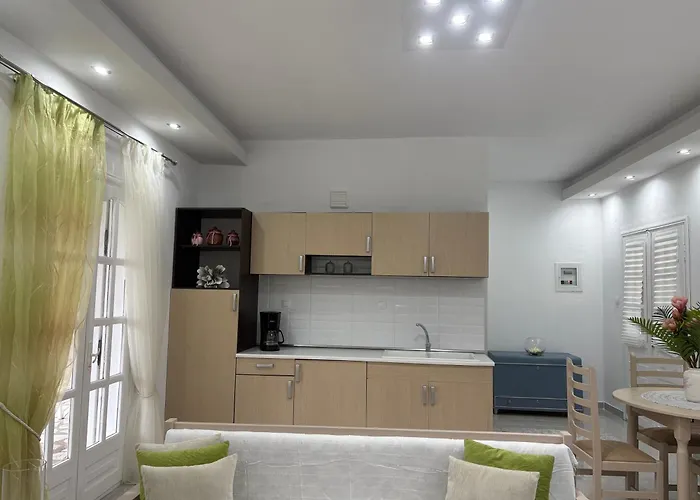 הוילה Megáli Panayía Karydi House תמונה